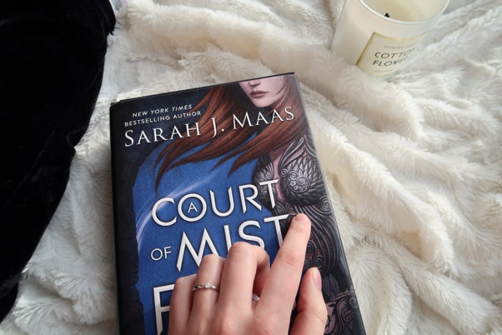 Sarah J Maas: A Court of Mist and Fury