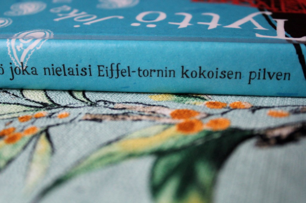 Romain Puértolas: Tyttö joka nielaisi Eiffel-tornin kokoisen&nbsp;pilven