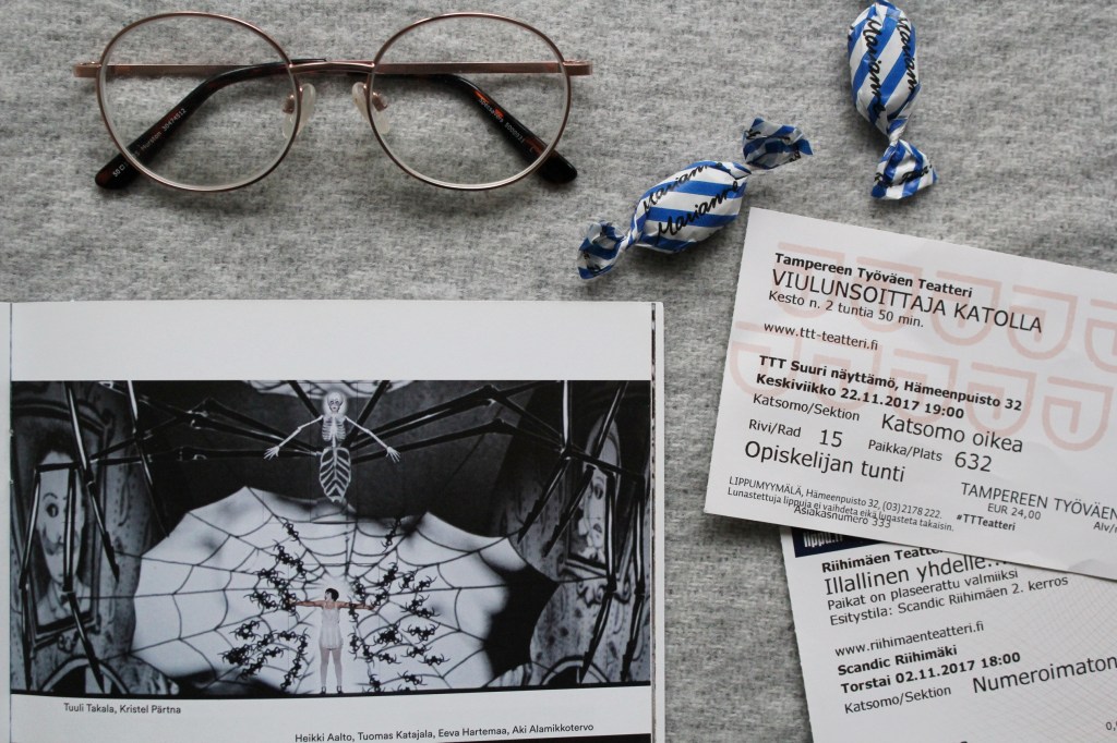 34 esirippua myöhemmin – mitä jäi käteen teatterivuodesta 2017