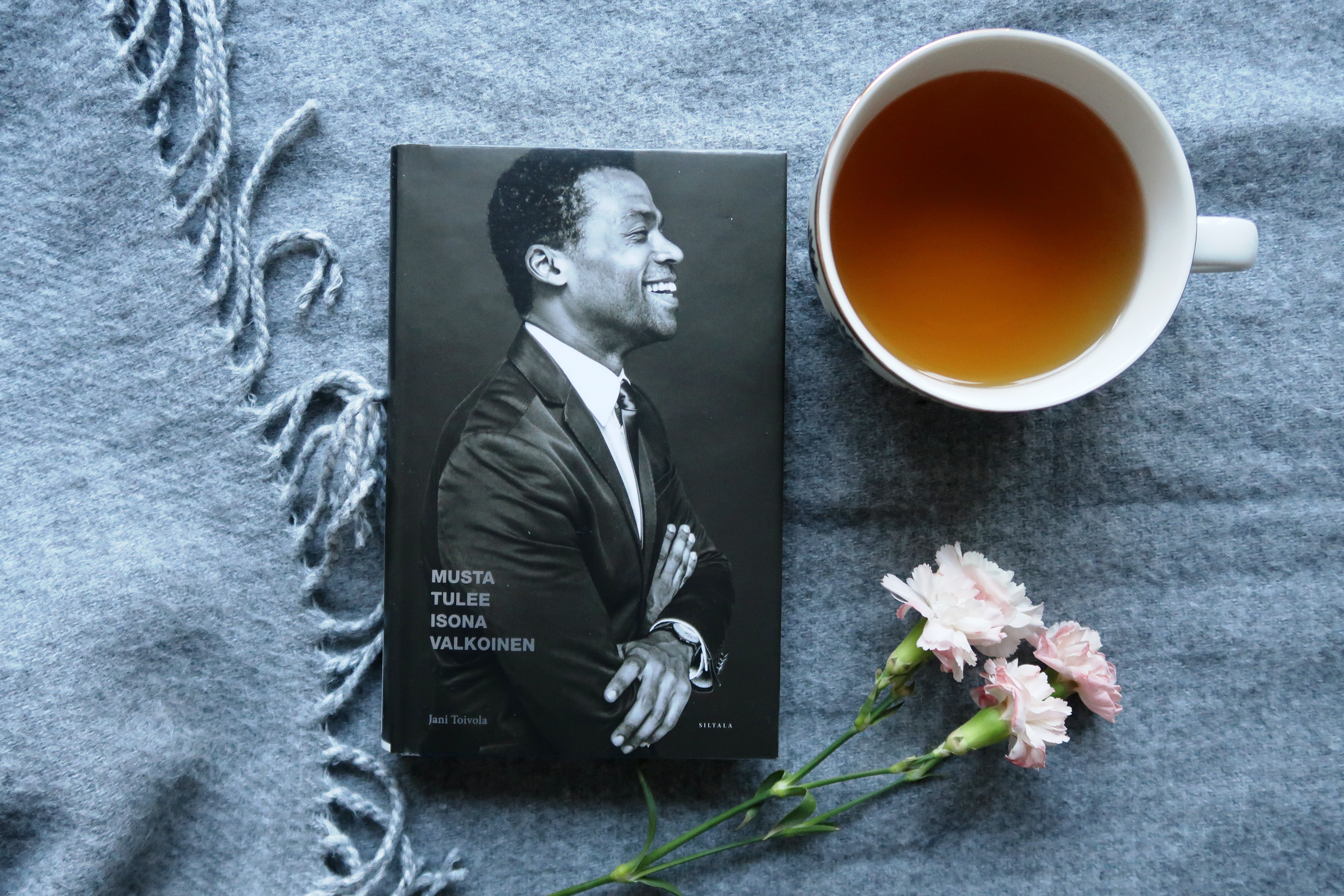 Musta tulee isona valkoinen (2)