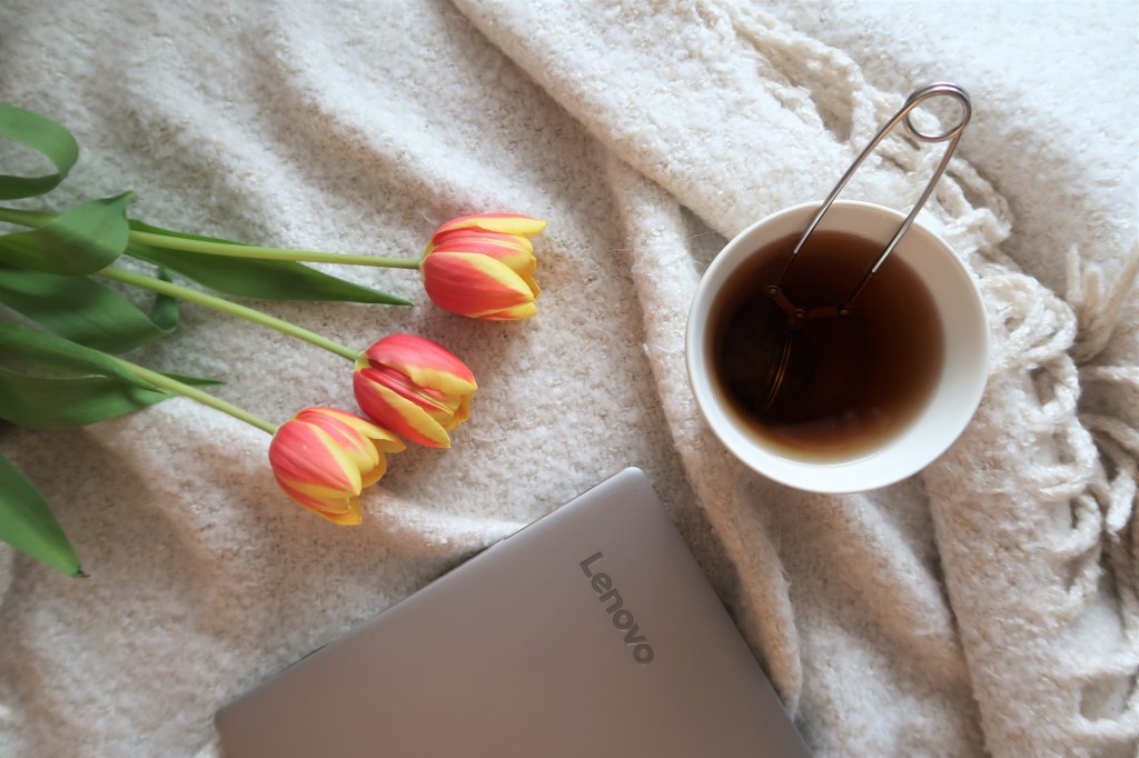 Käytin viikossa 5 tuntia bloggaamiseen –  Nyt kiinnostaa, onko se paljon vai&nbsp;vähän?