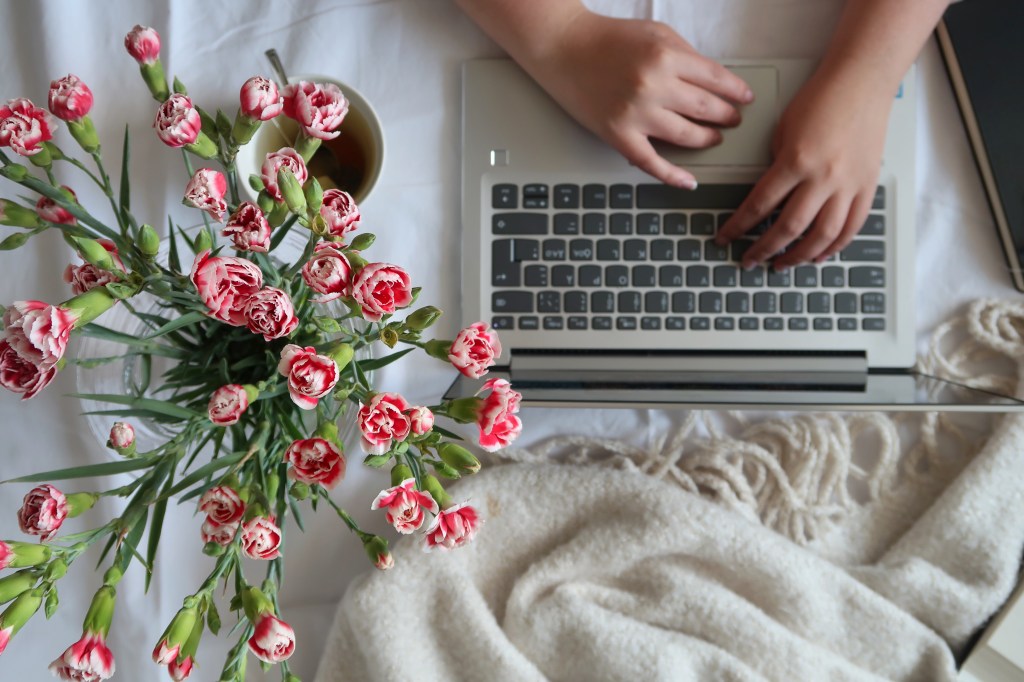 Lukemista kesäiltaan: Huijari New Yorkissa, suomalainen kirjallisuus maailmalla ja haaveilua&nbsp;Nantucketista