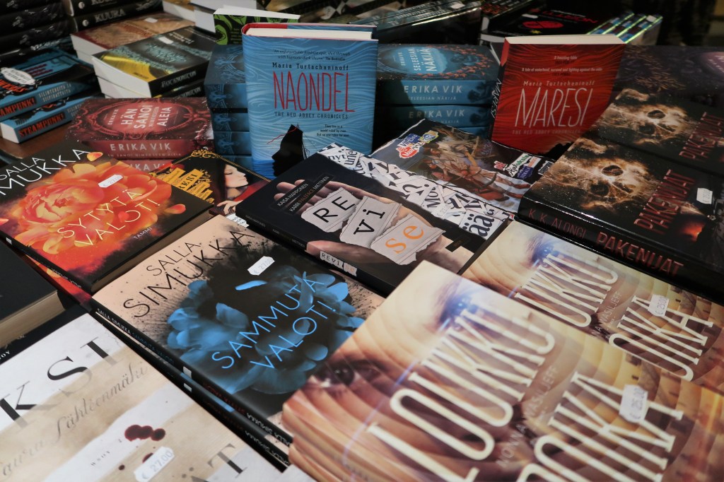 Koko päivä young adultia –  tunnelmat Hel-YA!&nbsp;-festivaalilta