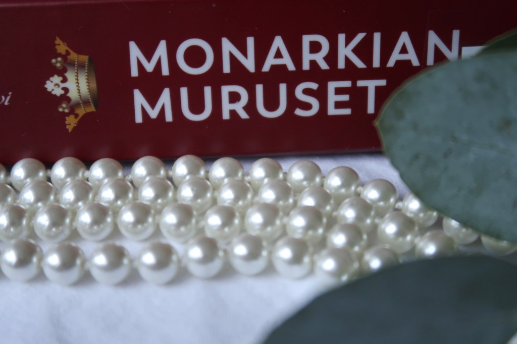 Kaisa Haatanen & Sanna Mari Hovi: Monarkian&nbsp;muruset