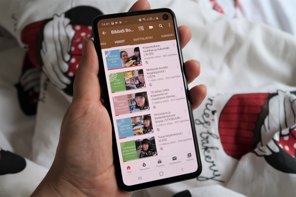 Lokakuun videoissa vierailtiin kaksilla kirjamessuilla ja laadittiin useampiakin&nbsp;kirjalistoja