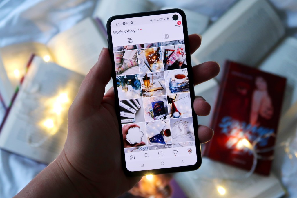Tunnustan: Promoan sekä kirjallisuutta että sosiaalista mediaa – Onko se&nbsp;ristiriitaista?