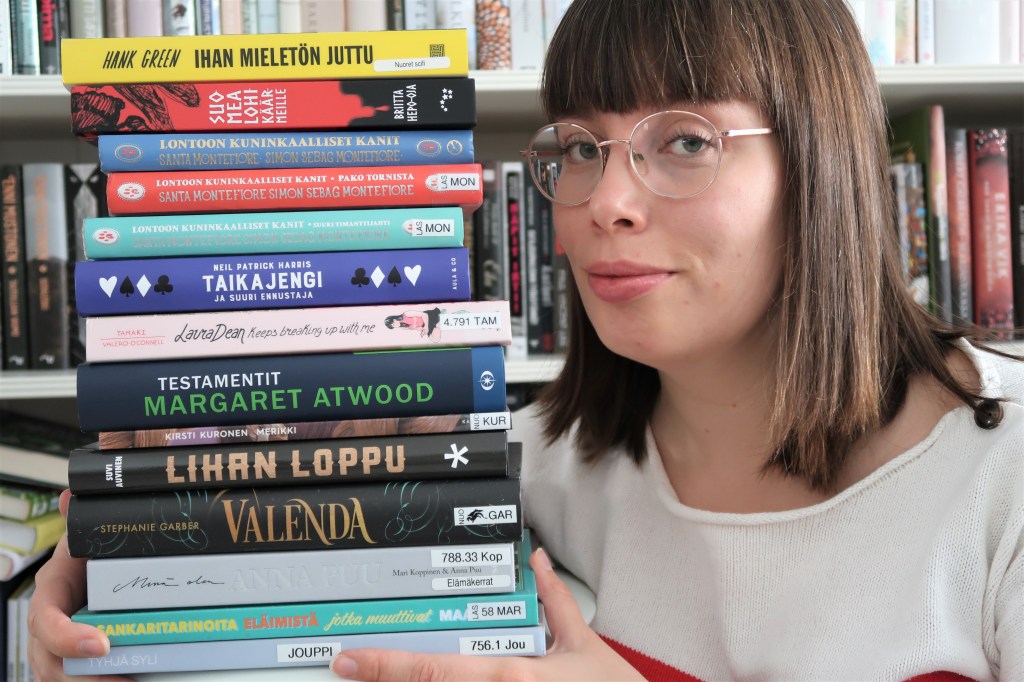 Marraskuun videoilla jännitettiin Finlandia-ehdokkaita, maratoonattiin ja rikottiin&nbsp;lukuennätyksiä