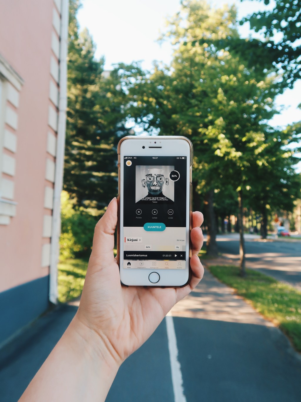 6 tietokirjaa, jotka kannattaa kuunnella&nbsp;äänikirjana