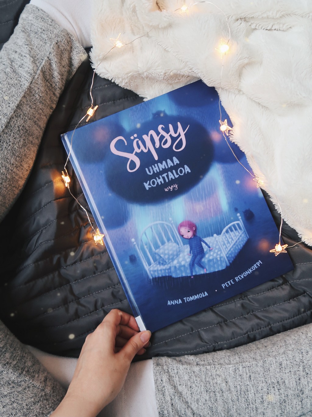 Kaunis ja rohkaiseva lastenkirja peloista – Anna Tommola & Pete Revonkorpi: Säpsy uhmaa kohtaloa