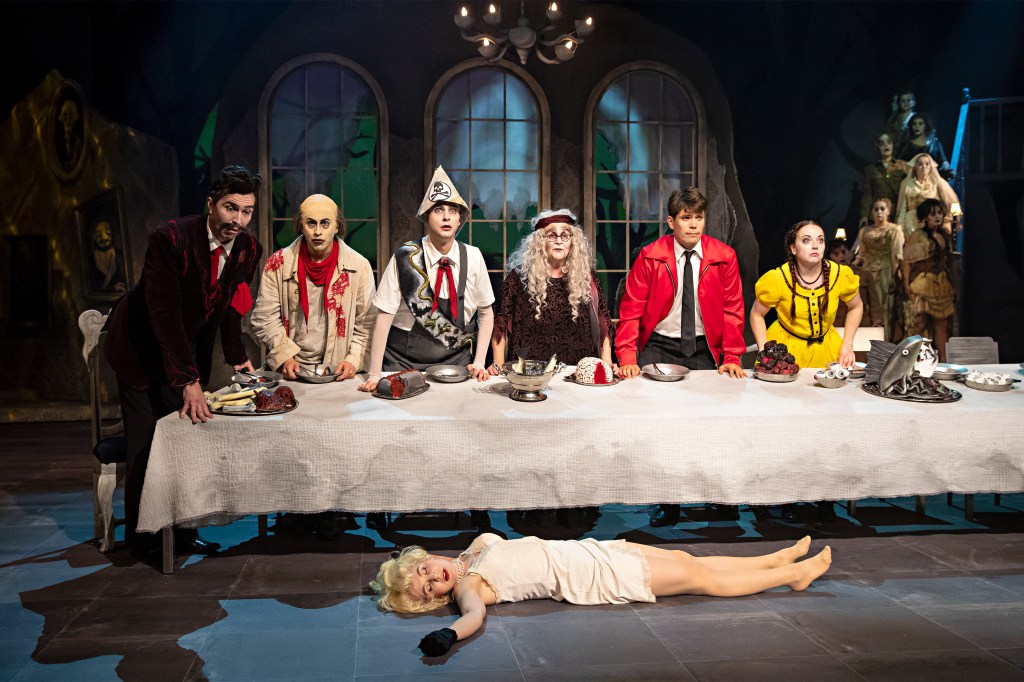 Teatterissa: The Addams&nbsp;Family