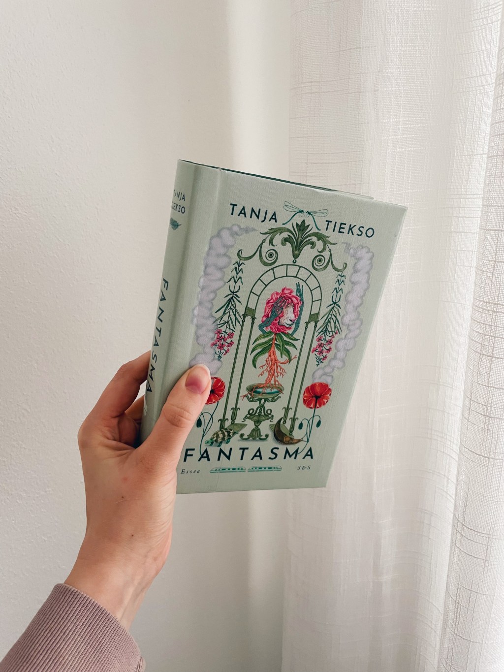 Esseitä ihmisestä, eläimistä ja kasveista – Tanja Tiekso:&nbsp;Fantasma